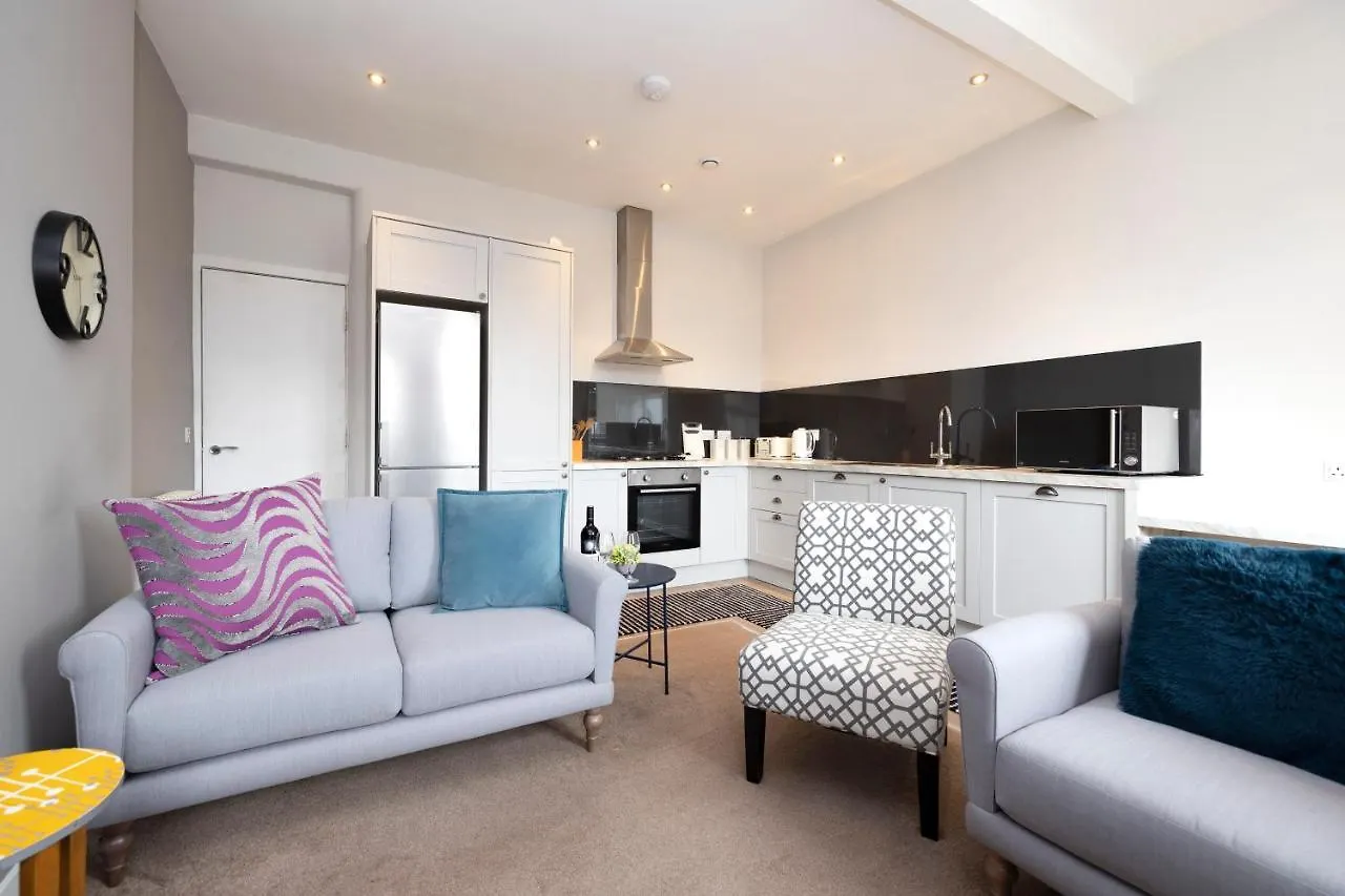 Altido Stylish 4-Bed Flat In Old Town Apartment Edinburgh 0*,  United Kingdom