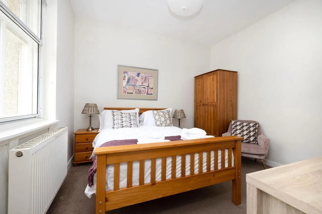 Altido Stylish 4-Bed Flat In Old Town Apartment Edinburgh United Kingdom