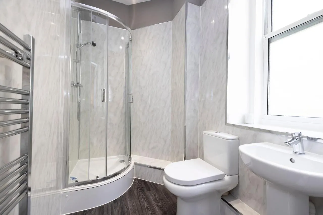 Altido Stylish 4-Bed Flat In Old Town Apartment Edinburgh