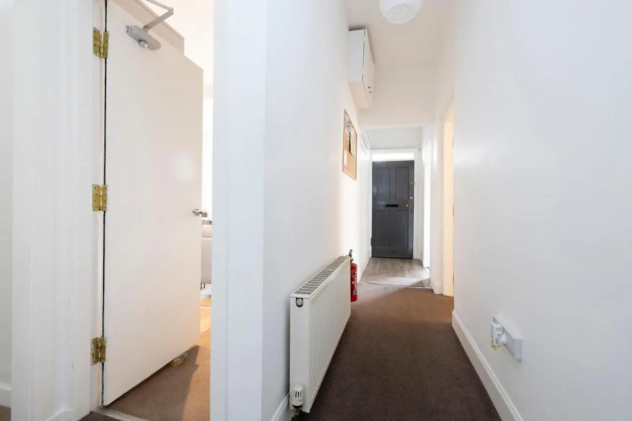 Altido Stylish 4-Bed Flat In Old Town Apartment Edinburgh