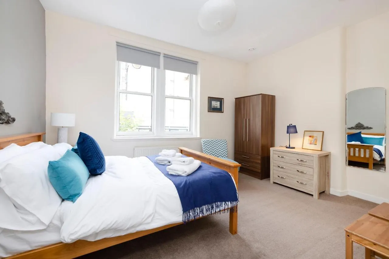 Altido Stylish 4-Bed Flat In Old Town Apartment Edinburgh United Kingdom