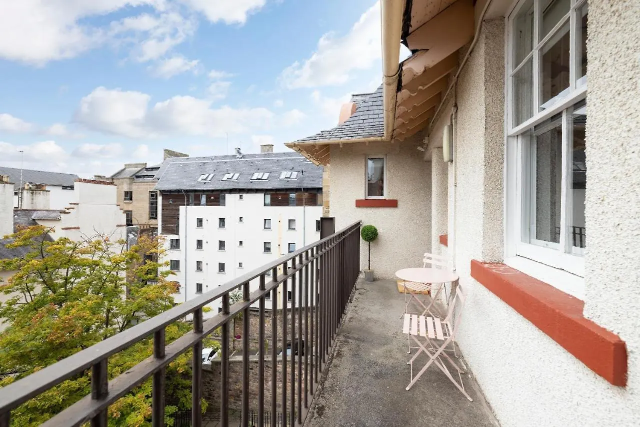 Altido Stylish 4-Bed Flat In Old Town Apartment Edinburgh 0*,  United Kingdom