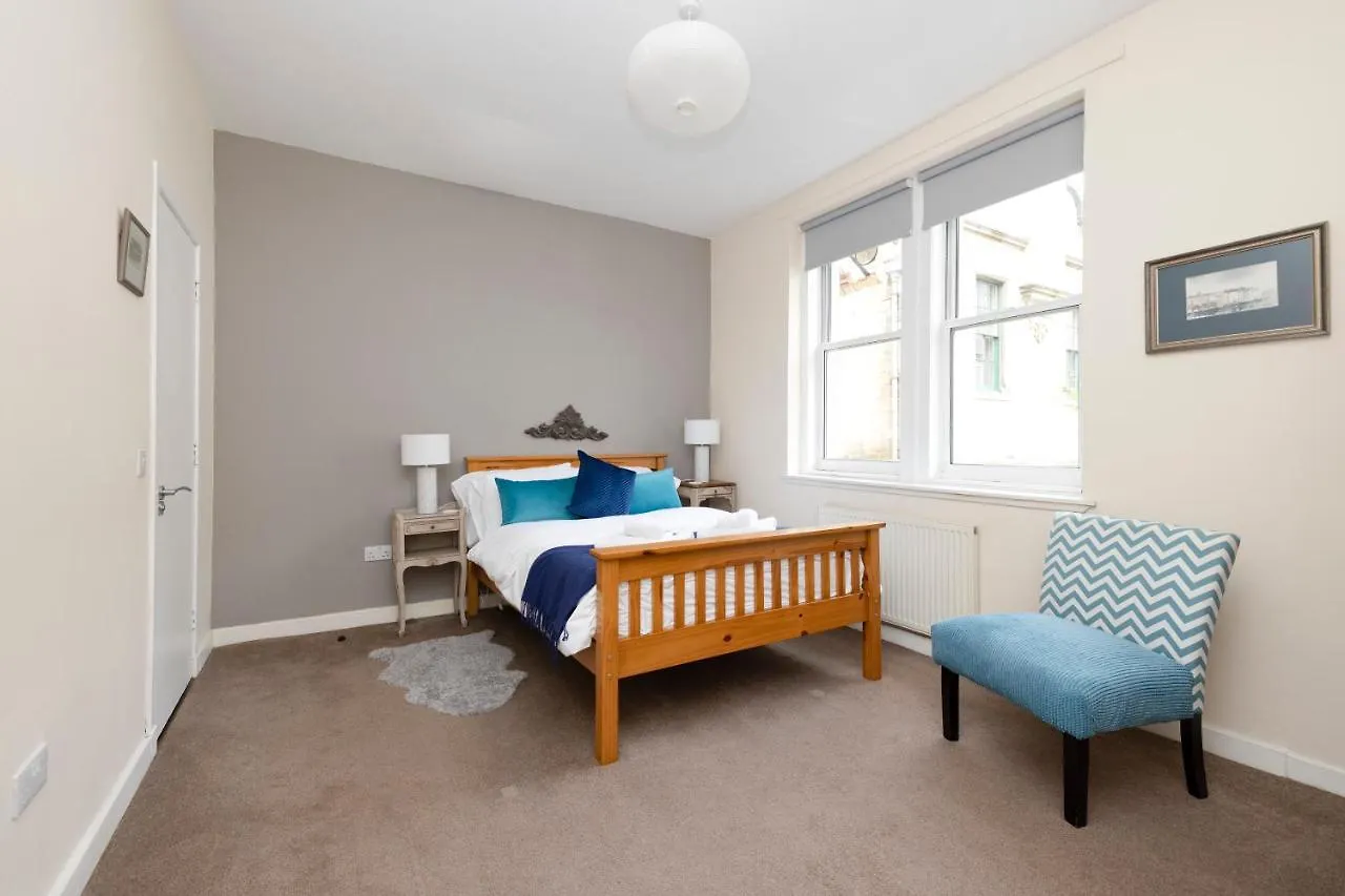 Altido Stylish 4-Bed Flat In Old Town Apartment Edinburgh