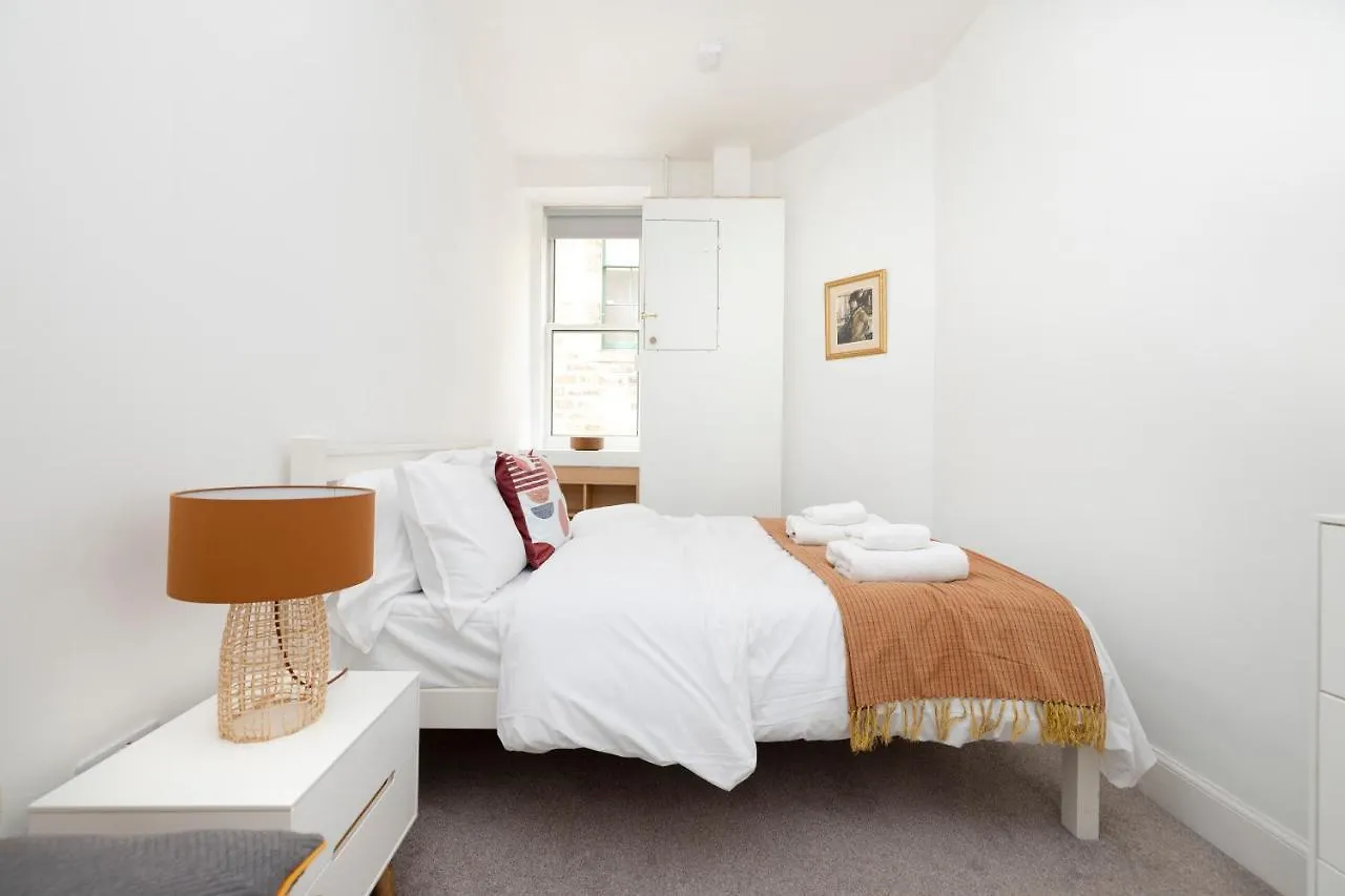 Altido Stylish 4-Bed Flat In Old Town Apartment Edinburgh United Kingdom