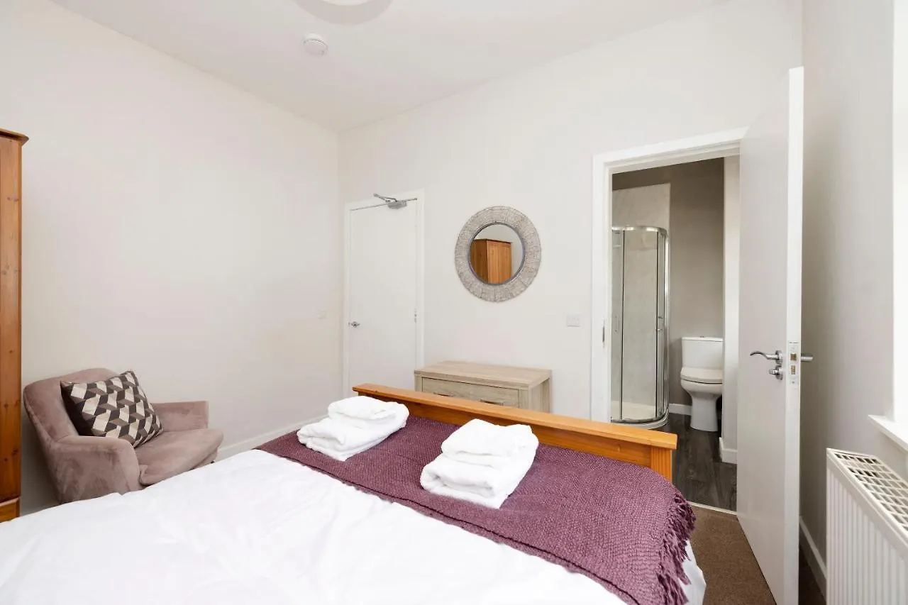 Altido Stylish 4-Bed Flat In Old Town Apartment Edinburgh 0*,