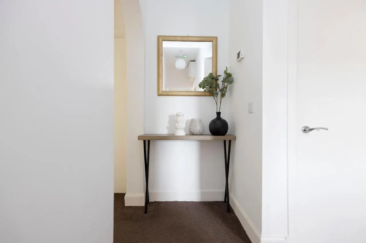 Altido Stylish 4-Bed Flat In Old Town Apartment Edinburgh 0*,  United Kingdom