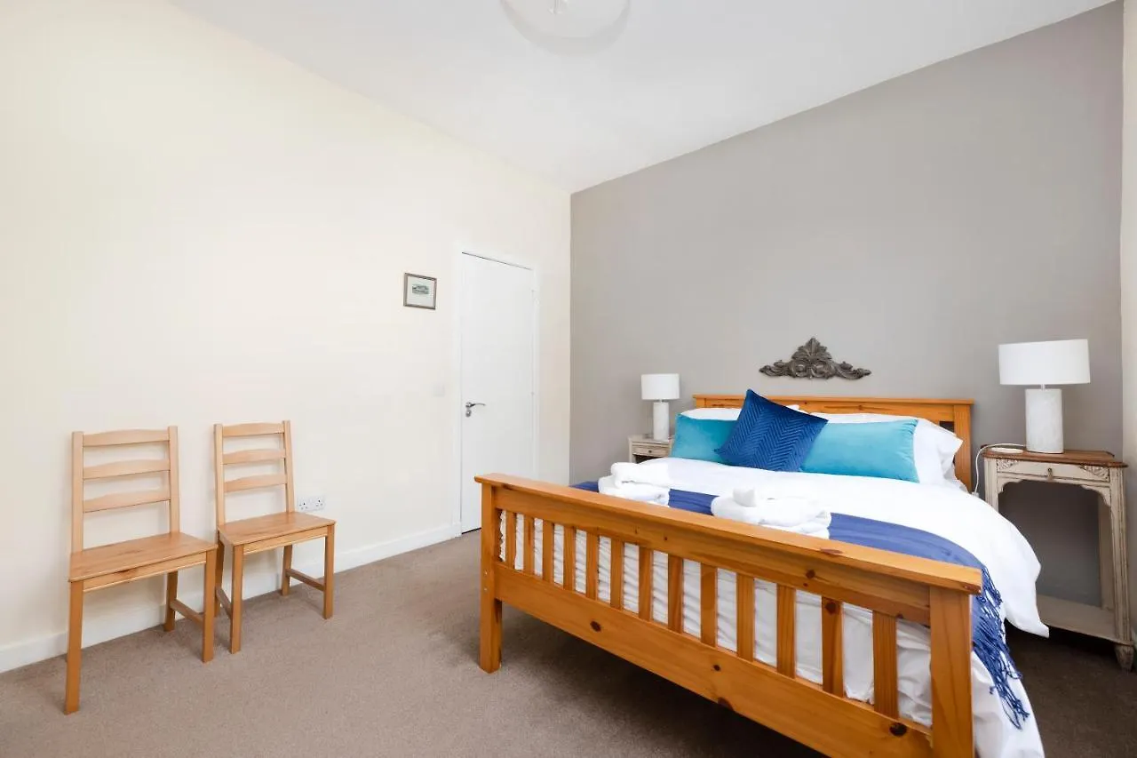Altido Stylish 4-Bed Flat In Old Town Apartment Edinburgh